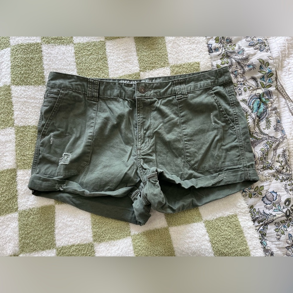 Mossimo Supply Co Mid Rise Shorts size 14
